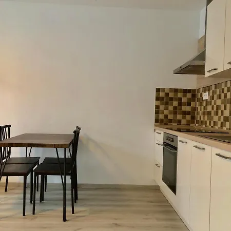 Karadzicova *